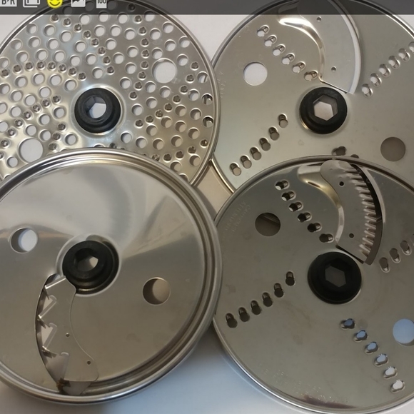 EXCELLENT PRE-OWNED CONDITION NINJA BL770 ACCESSORIES  NO MOTOR 64OZ 9 CUP - Picture 9 of 12